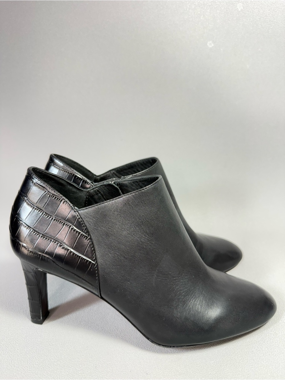 Antonio Milani Black Leather Croc Embossed Heel Zipper Ankle Booties